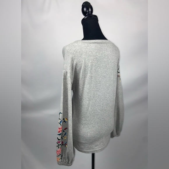 Sweatshirt Puffy Sleeves Small a.n.a Gray embroidered sleeves - Picture 8 of 14